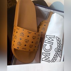 Brand New Mcm Slides